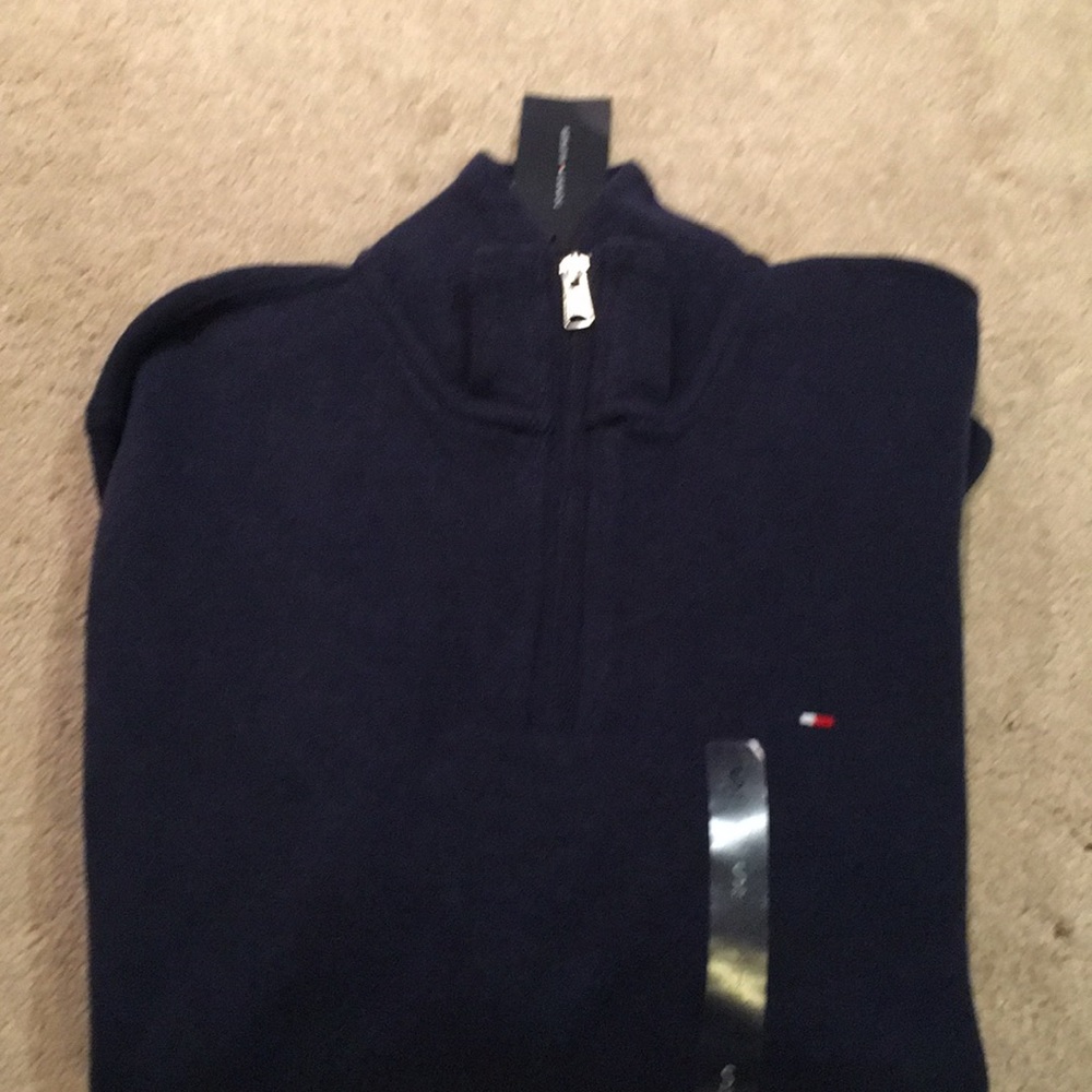 Tommy Hilfiger 1/2 Zip pullover Sz Small NEW